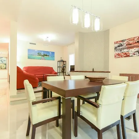 Emilia R167 Hotel 4*